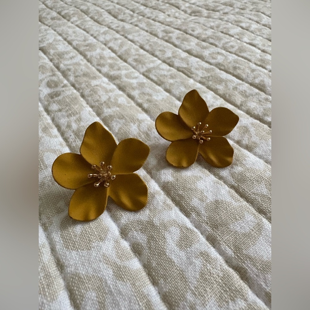 Vintage Sculptural Floral Statement Earrings | Ochre Yellow | 1.5” - Picture 5 of 11